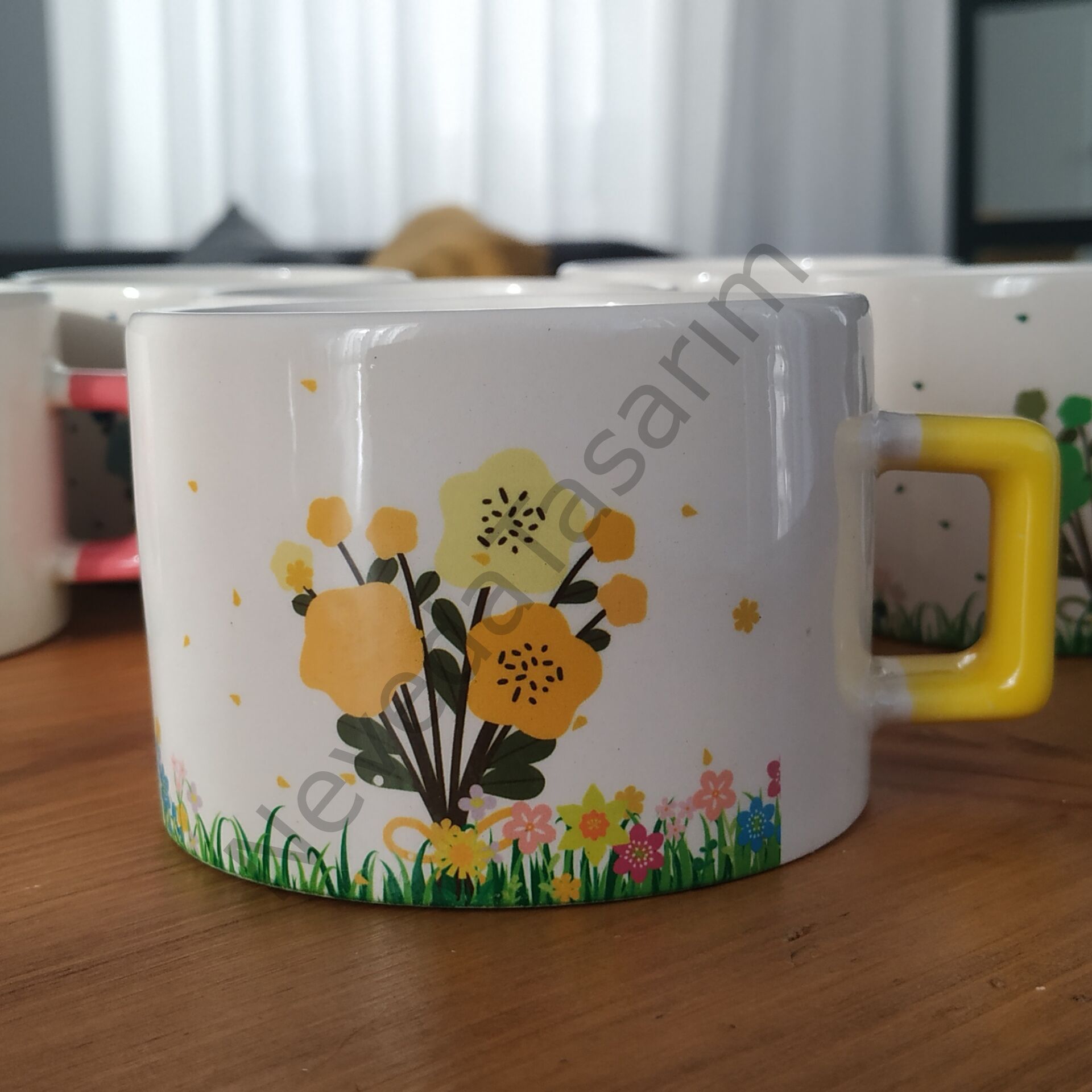 Çiçekli kupa Sarı