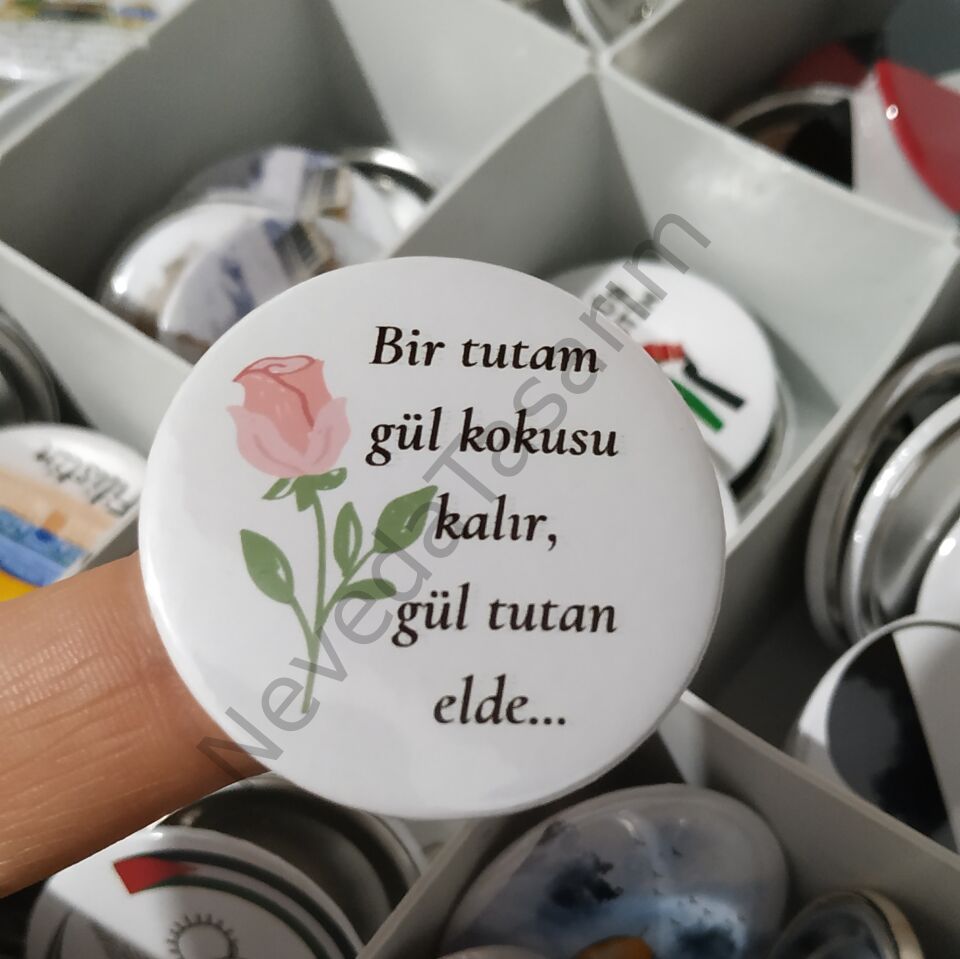 Bir Tutam Gül - Rozet