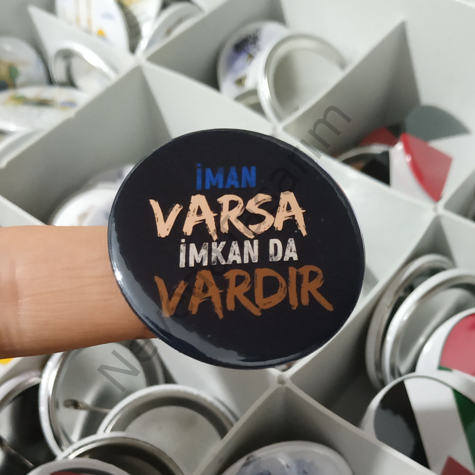 İman Varsa İmkan Da Vardır - Rozet