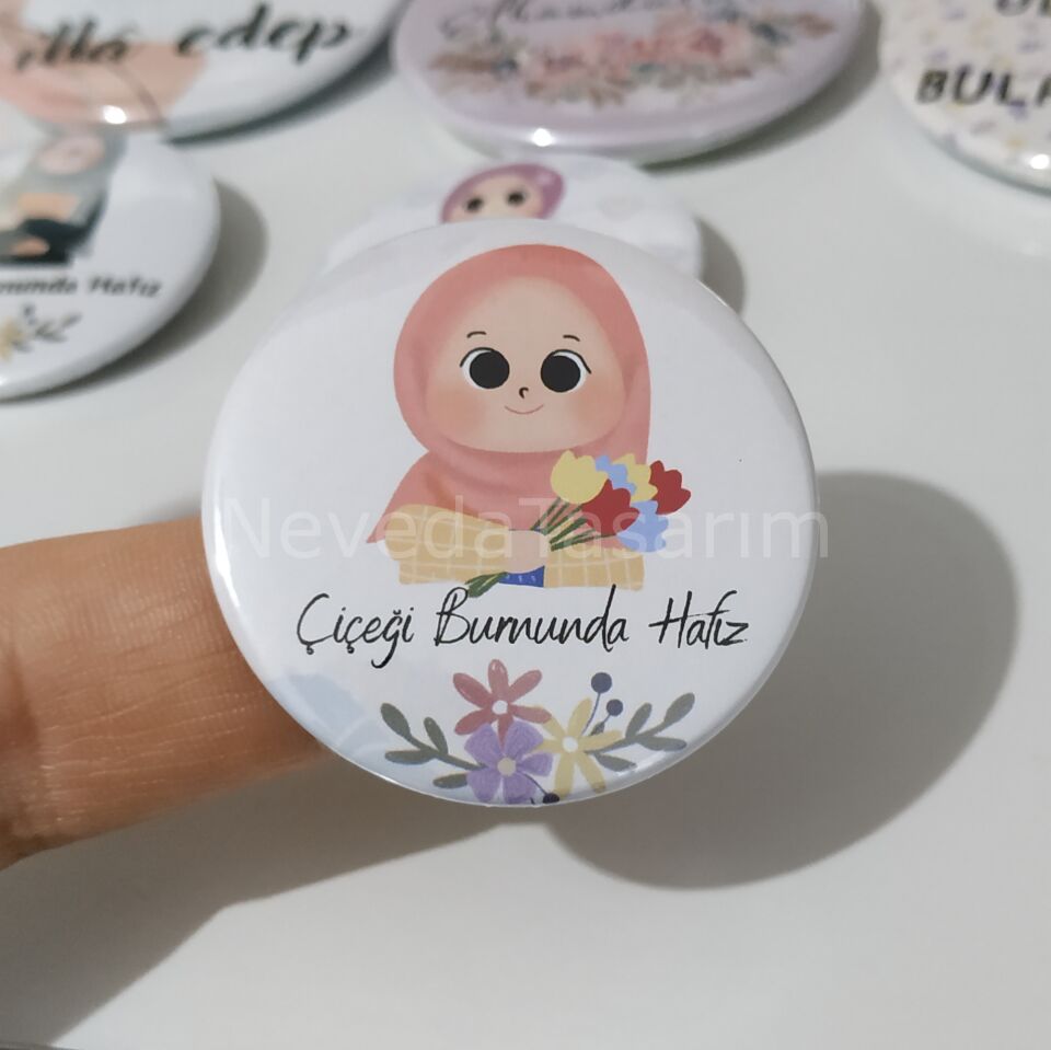 Çiçeği Burnunda Hafız - Rozet 44mm Model 3