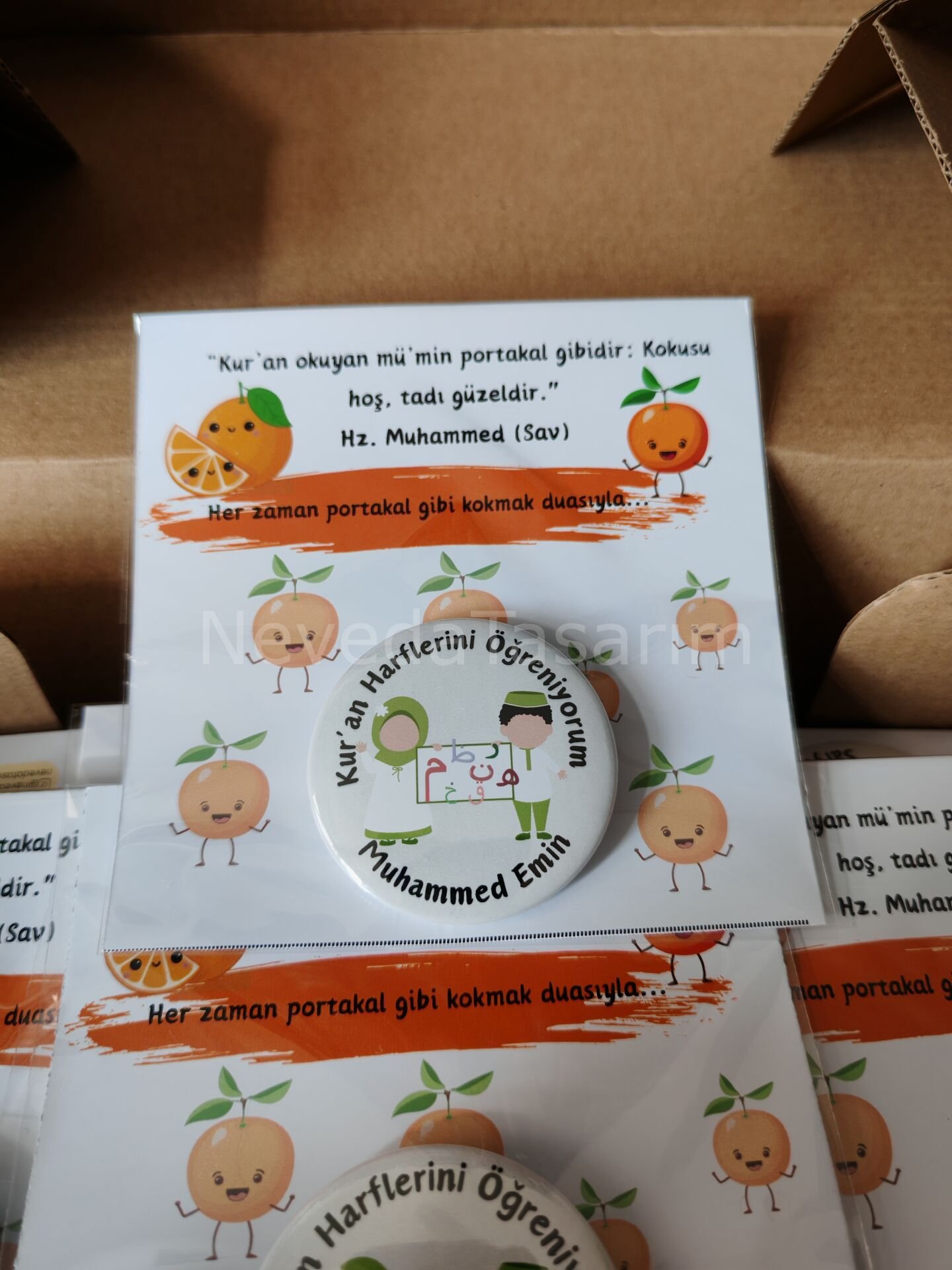 Kuran Harflerini Öğreniyorum - İsme Özel Kartlı Rozet