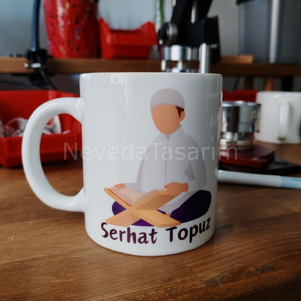 Kur'an Okuyan Erkek Kupa - İsme Özel