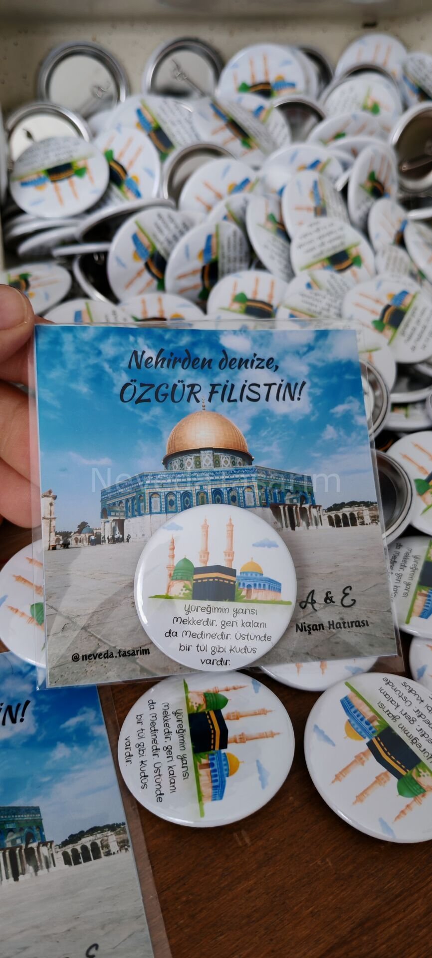 Nişan Hatırası - Kartlı Rozet