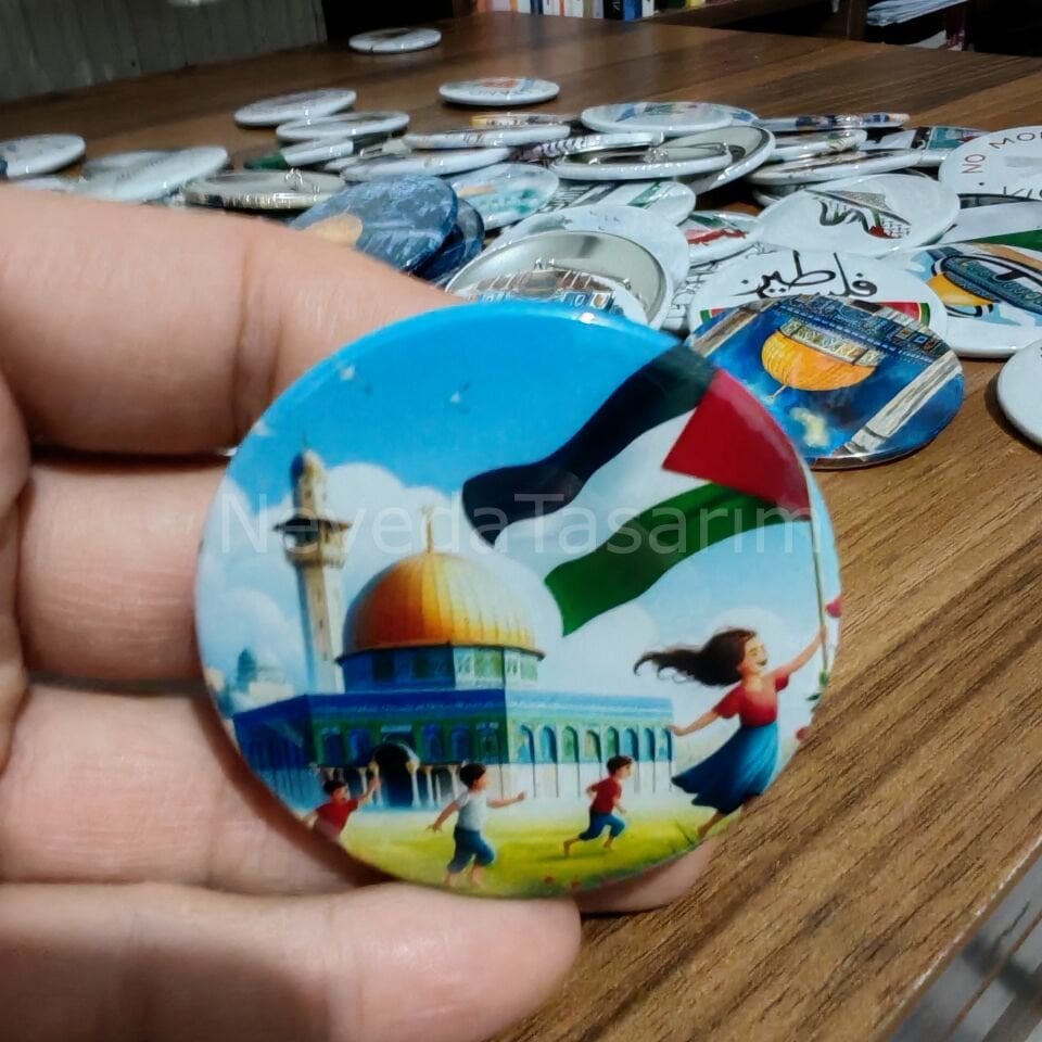 Kudüs'te Çocuklar Rozet